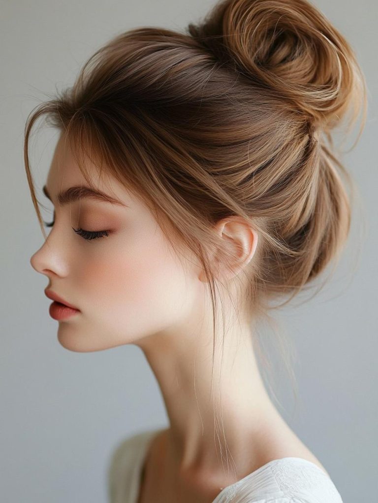 24 Hairstyles to Add Volume to Thin Hair in 2025